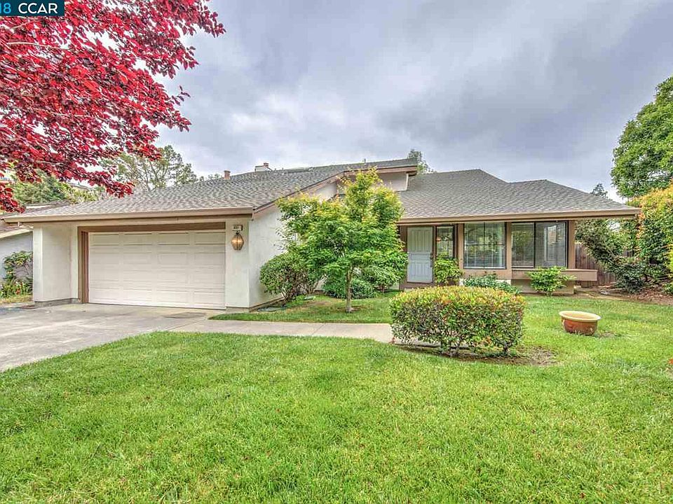 1st image of 221 Briar Dr