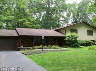 5342 Logan Arms Dr, Girard, OH 44420
