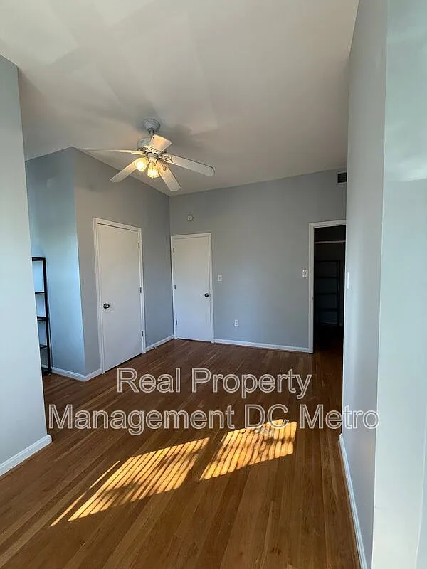 2 bed, 1.5 bath, 1000 sqft, $3,500 — Photo 3