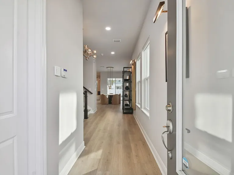 3814 W De Leon St #2 — Photo 2