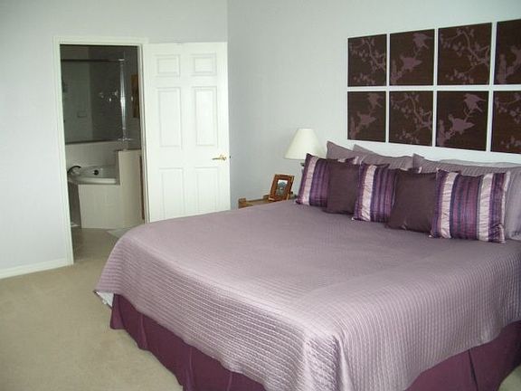 Master/FullBath/Walk-in Closet