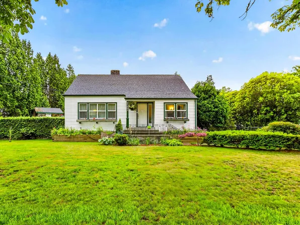 21662 River Rd, Maple Ridge, BC V2X 2B7