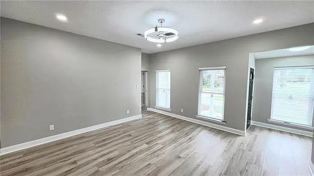 1401 Drake Ln — Photo 4