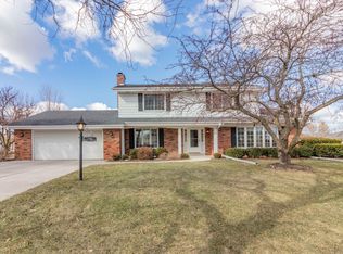 W166N10563 Surrey Dr, Germantown, WI 53022