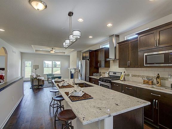 3rd image of 2841 No Oaks