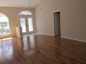 4th image of 393 E Buckingham Dr