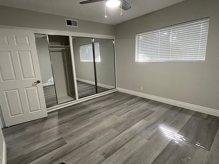 The Riviera Apartments — Photo 19