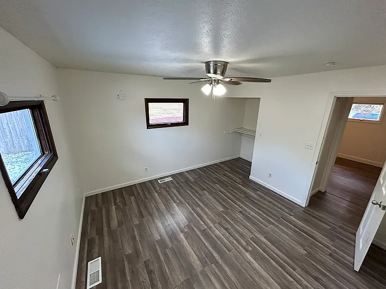 1882 Paul Dr — Photo 4