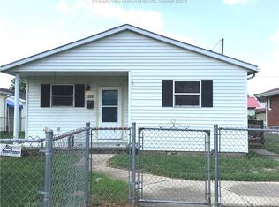 908 Henry St, Ravenswood, WV 26164