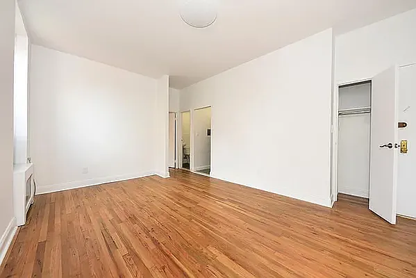 Rented by Buchbinder & Warren | media 3