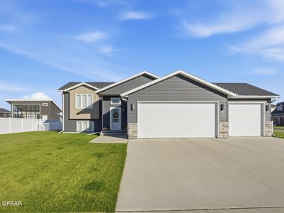 270 Sandpiper Ln, Grand Forks, ND, 58201