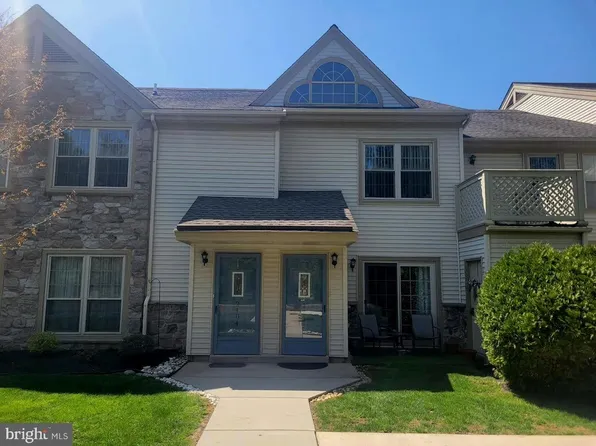 2404 Foxmeadow Cir, Royersford, PA 19468