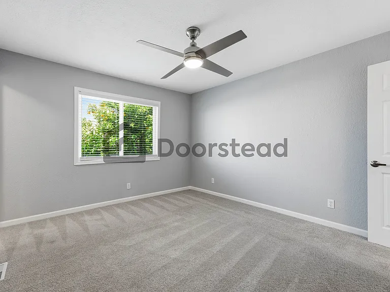 2555 Flosden Rd #122 — Photo 40