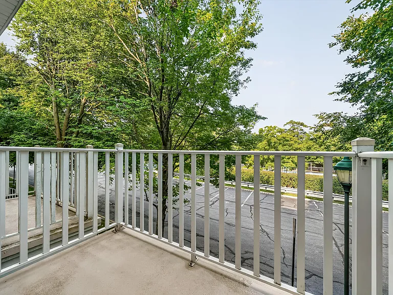 2140 Jordan Ct — Photo 12
