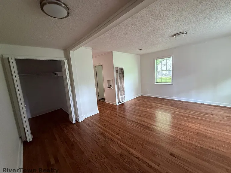 2677 Larose Ave — Photo 15