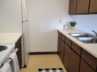 1611 7th St N APT 47, Wahpeton, ND 58075