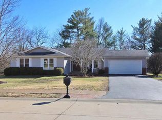 406 Glan Tai Dr, Ballwin, MO