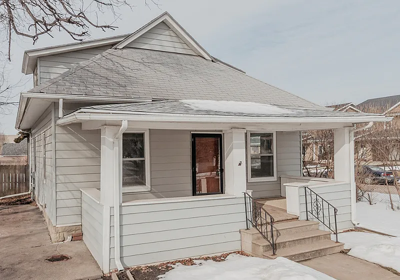 3 bed, 1.0 bath, 1174 sqft, $1,499 — Photo 1