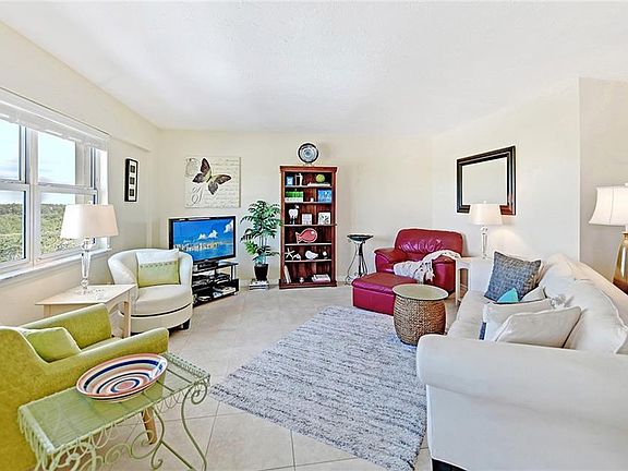 5th image of 1700 Benjamin Franklin Dr APT 7F