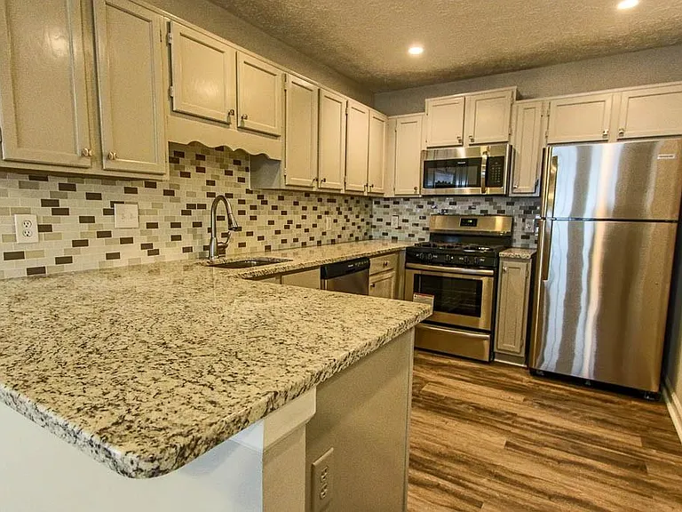 2745 Highland Rdg NW — Photo 15