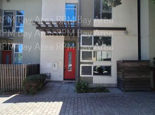 24 Moss Ln, Oakland, CA 94608