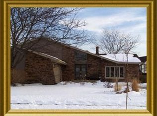 9959 Redbud Rd, Munster, IN 46321