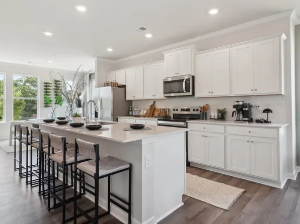 3573 Overlook Rise Dr, Peachtree Corners, GA 30092