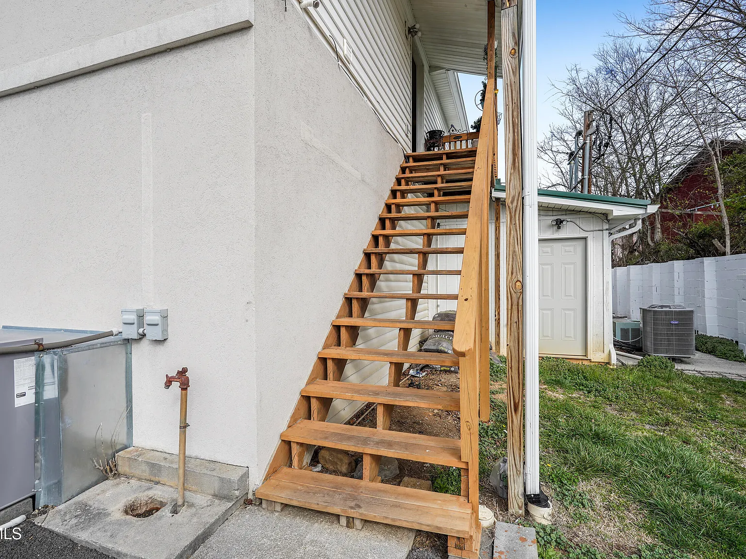 2 bed, 1.0 bath, 1024 sqft, $1,200 — Photo 4