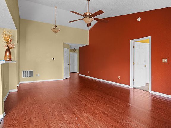 4th image of 5850 Woodcote Dr