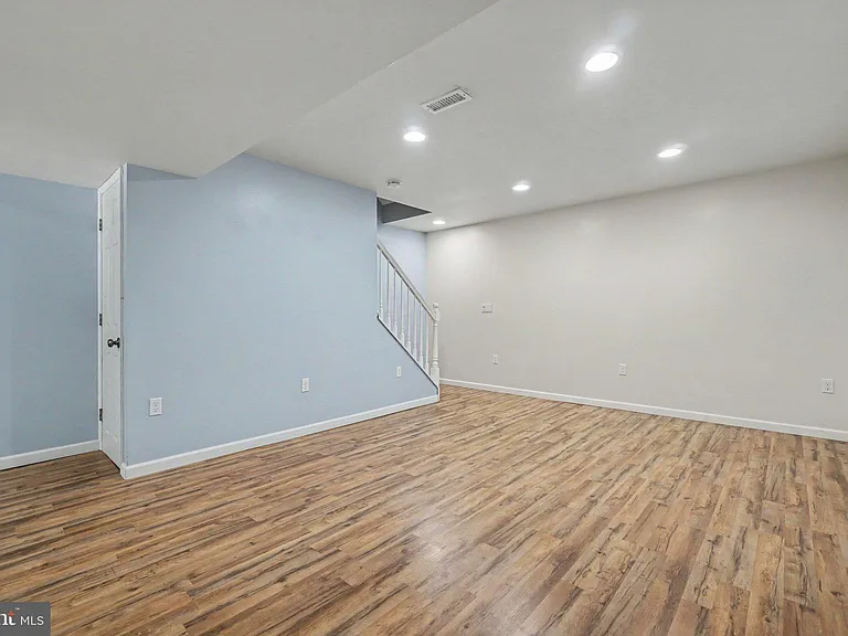 335 Cindy Dr — Photo 16