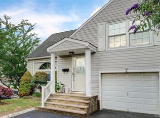 4 Inverness Ter, Fords, NJ 08863