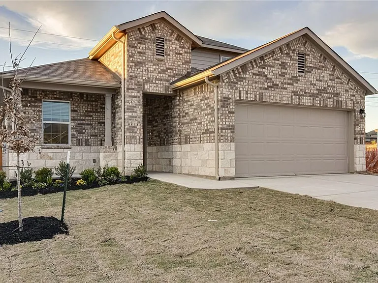 309 Naset Dr — Photo 2
