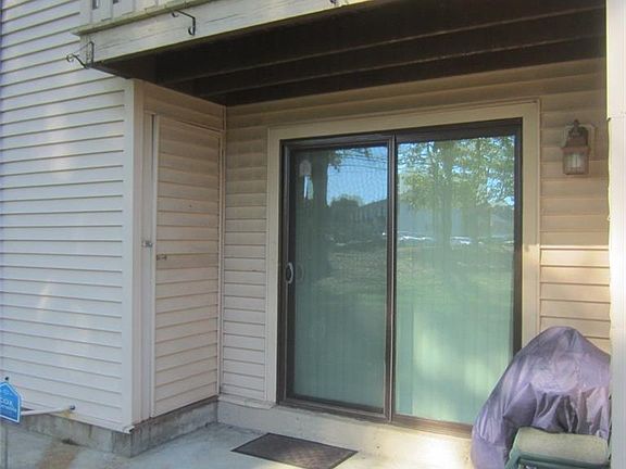 4th image of 1145 Hartford Ave #5A