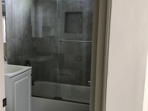 4th image of 444 Tremont Ave #2-1