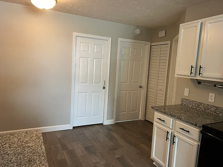 8315 Elizabeth Ave — Photo 5