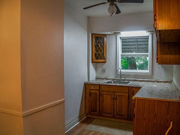 4th image of 500 Tompkins Ave
