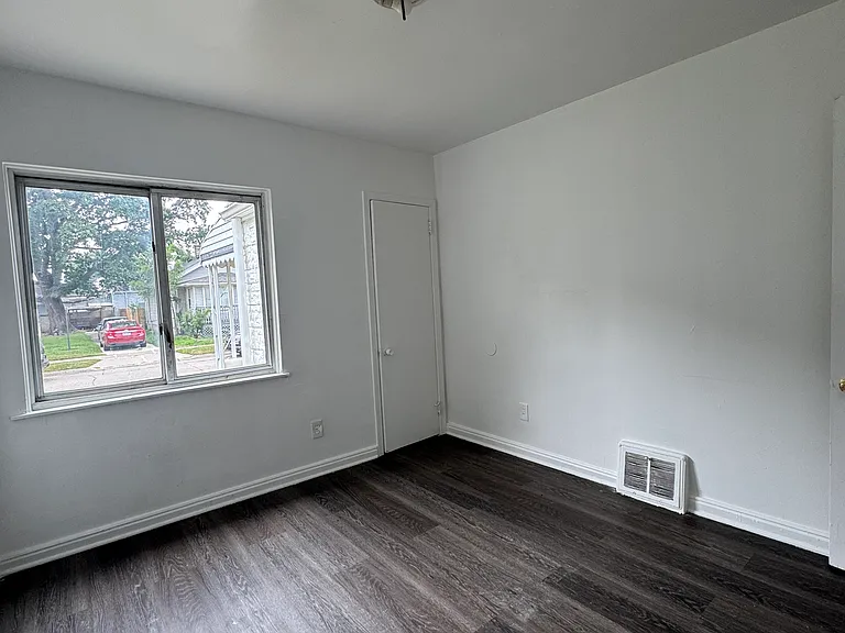 8279 Rivard Ave — Photo 7