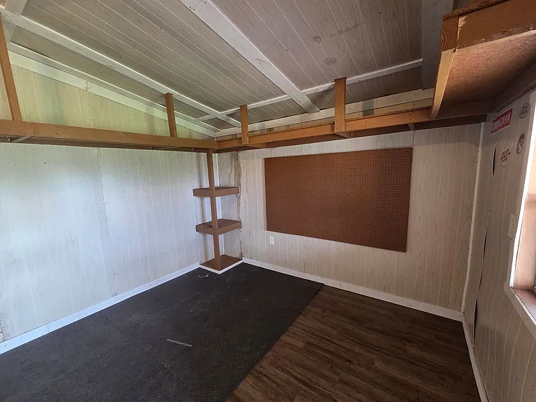 411 Shade St — Photo 24