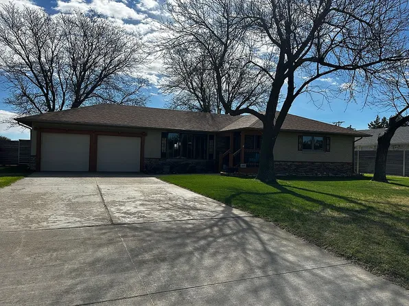 908 N 4th Ave, Hill City, KS 67642