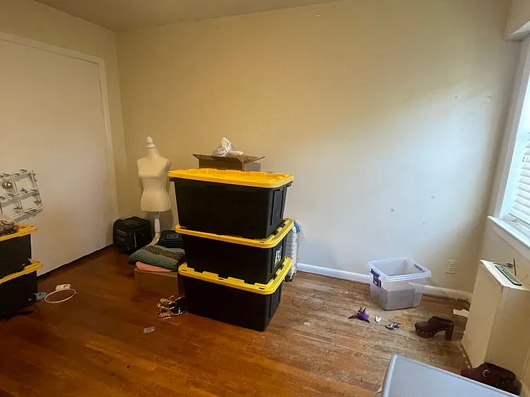 3425 Kensington Avenue — Photo 39