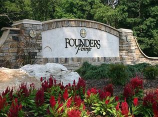 204 Summerhouse Ln, Carrollton, VA 23314