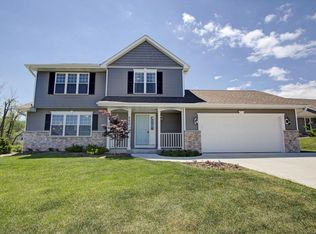 503 Emerald Hills Dr, Fredonia, WI 53021