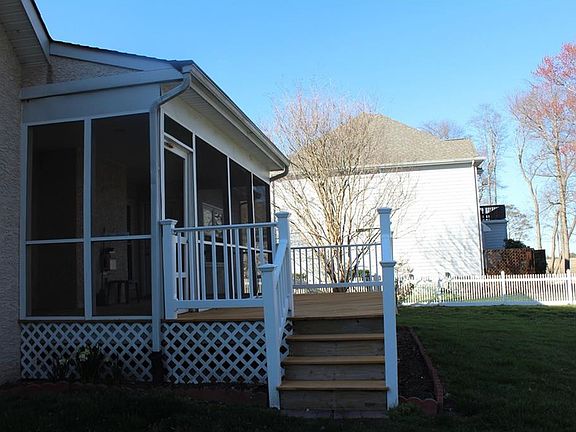 5th image of 30 Glade Cir E