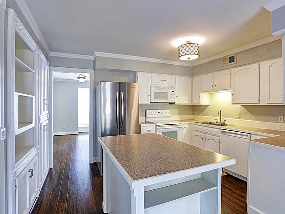 3rd image of 10242 Briar Forest Dr #23