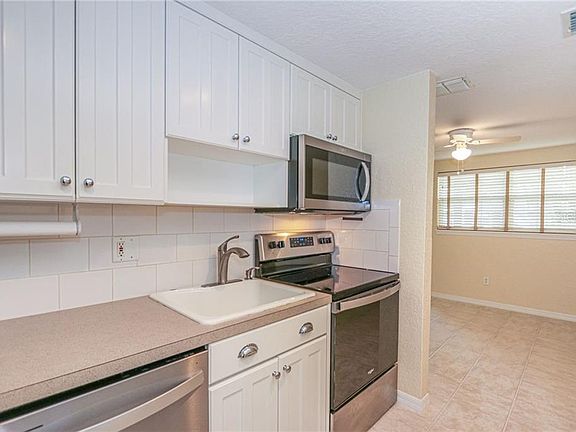 3rd image of 330 5th Ave N