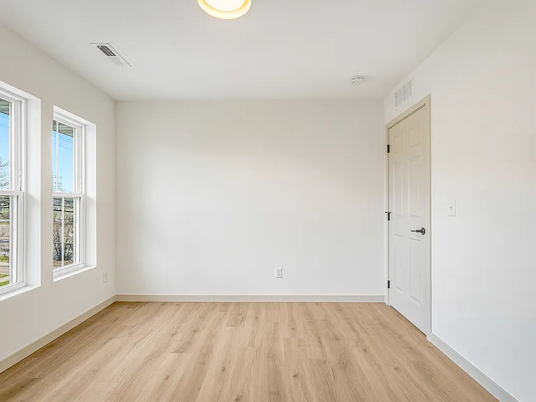 816 6th St SE #1 — Photo 20