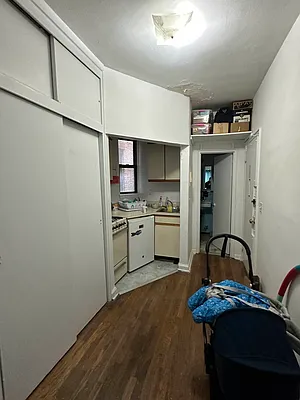 Rented by Eric Goodman Realty Corp | media 10