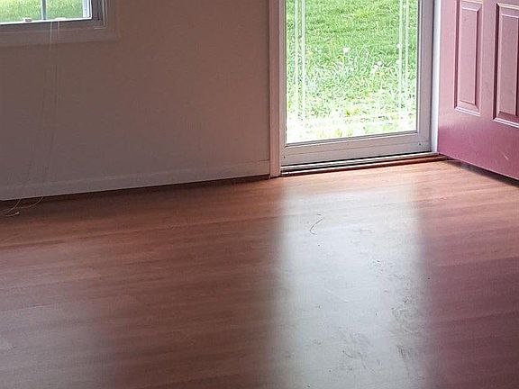 4th image of 4649 Fort Ave