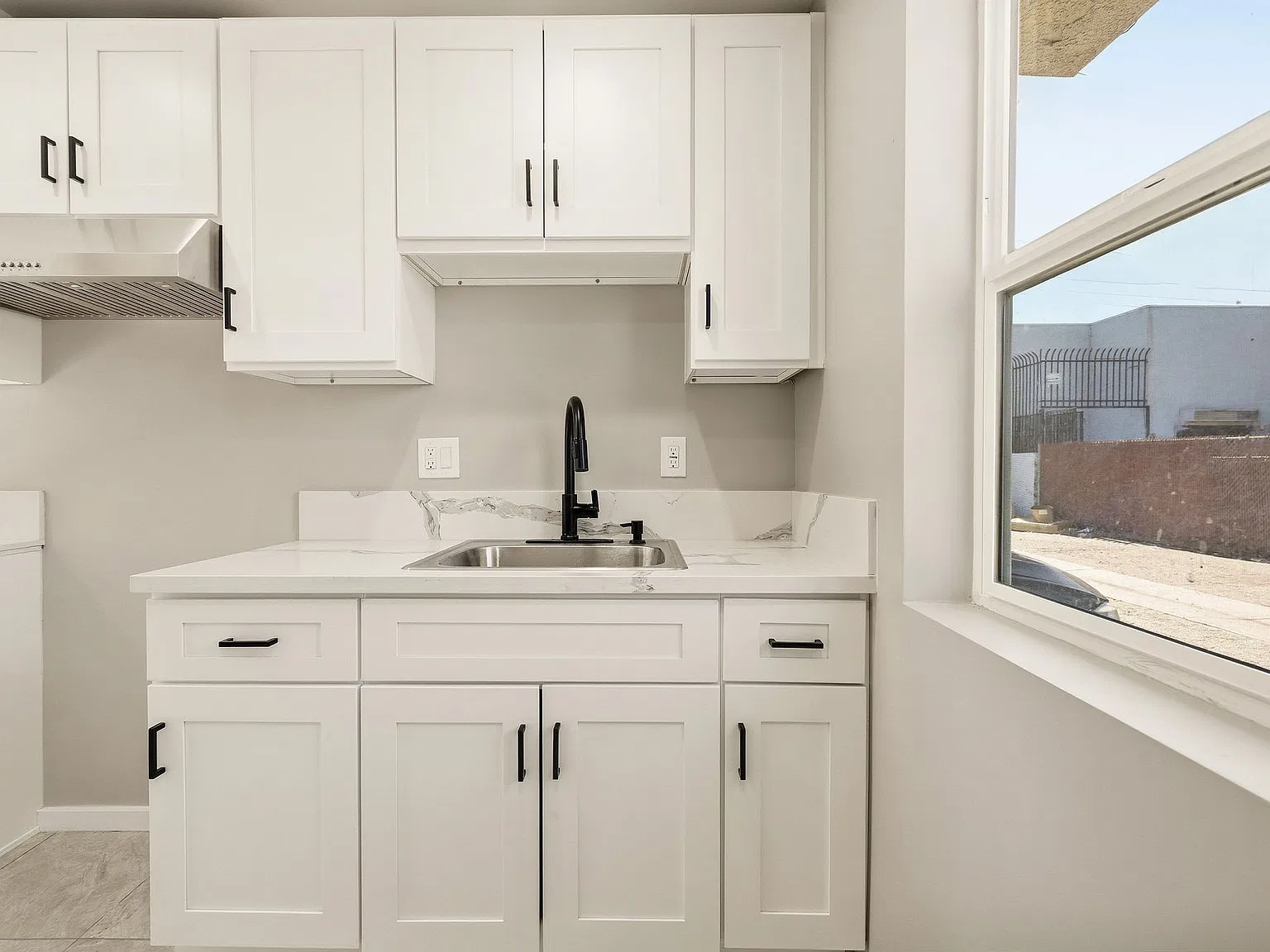 2 bed, 550 sqft, $2,050 — Photo 4