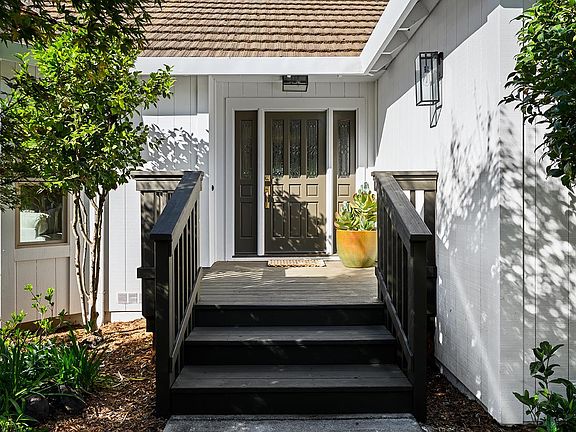 5th image of 231 Zinfandel Road